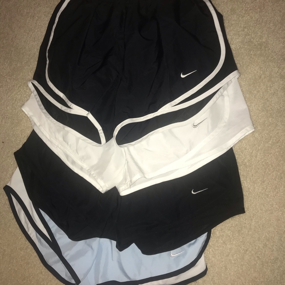 NIKE SHORTS